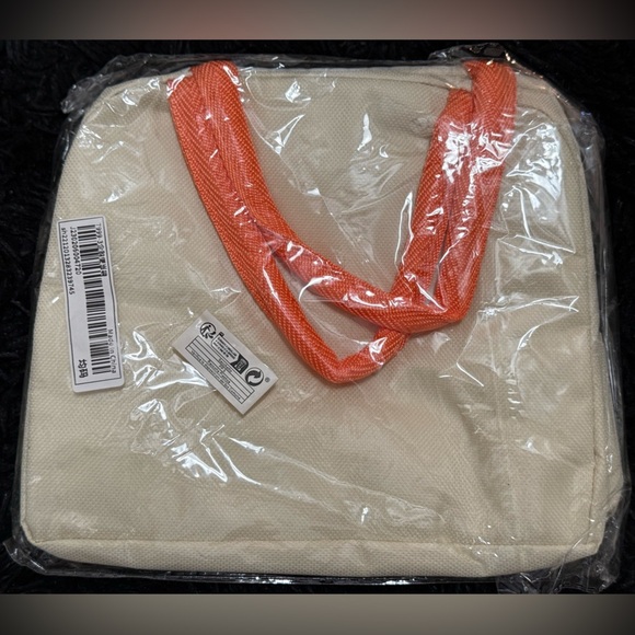 Orange penguin kids lunchbox‎ - Picture 2 of 3